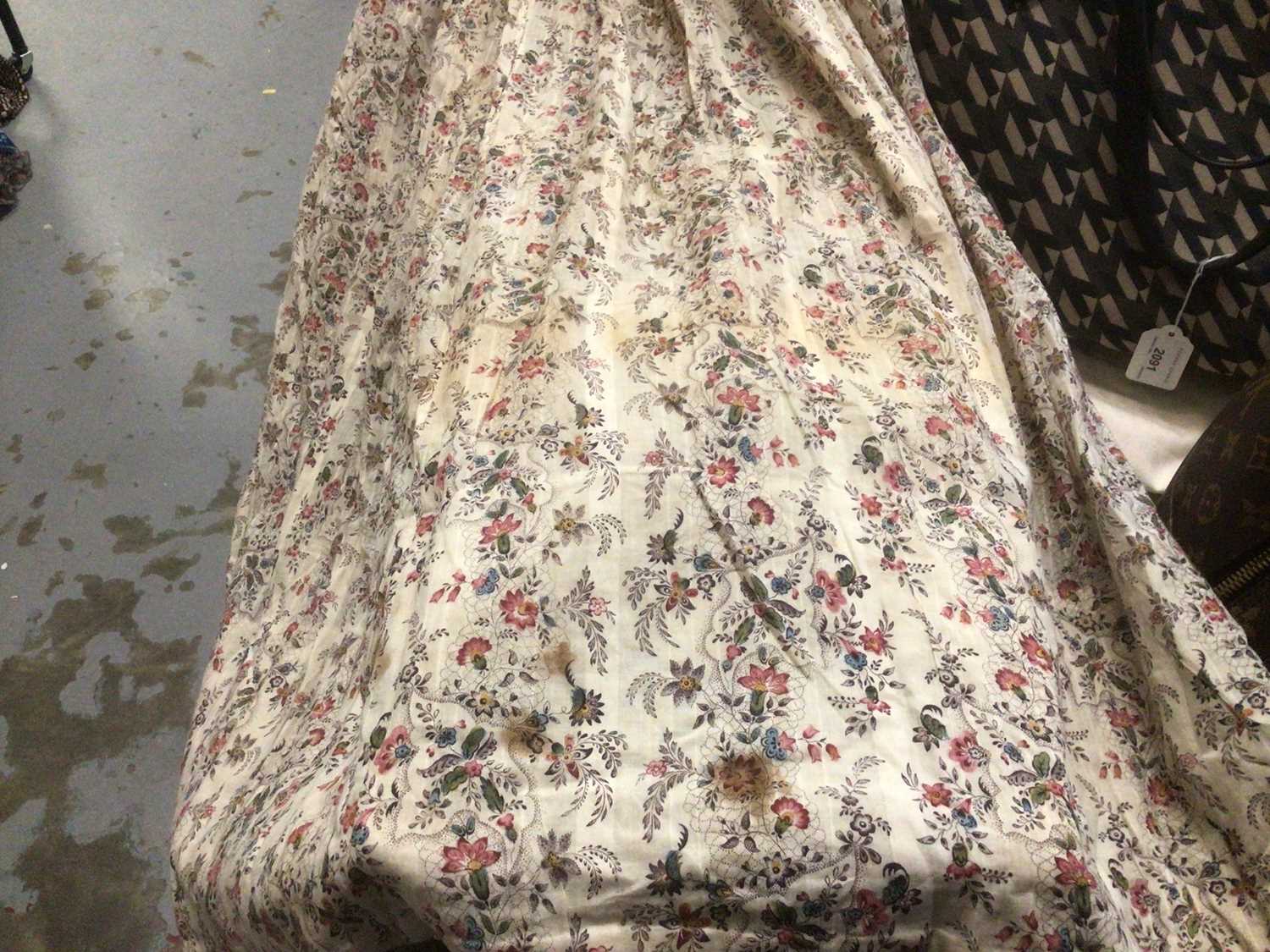 1837 Victorian maternity day dress in Indian printed cotton, bodice has feeding openings with tiny b - Image 6 of 6