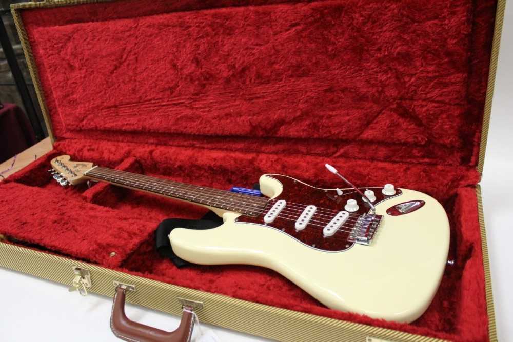 Fender Stratocaster cream electric guitar in case - Image 12 of 22