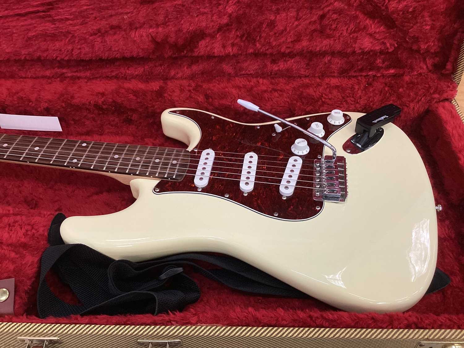 Fender Stratocaster cream electric guitar in case - Image 2 of 22