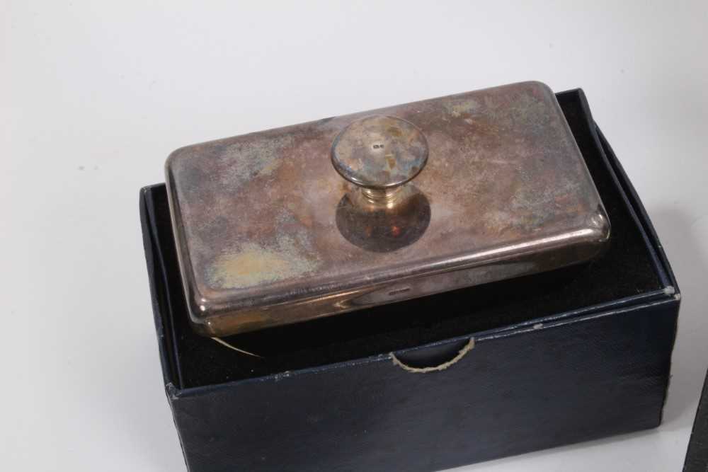 George VI silver cigarette case with engine turned decoration, (Birmingham 1947), silver topped vani - Image 5 of 7