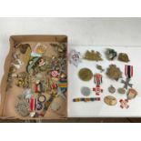 Collection of military badges and buttons to include Nazi 1st May 1936, National Labour Day badge, N