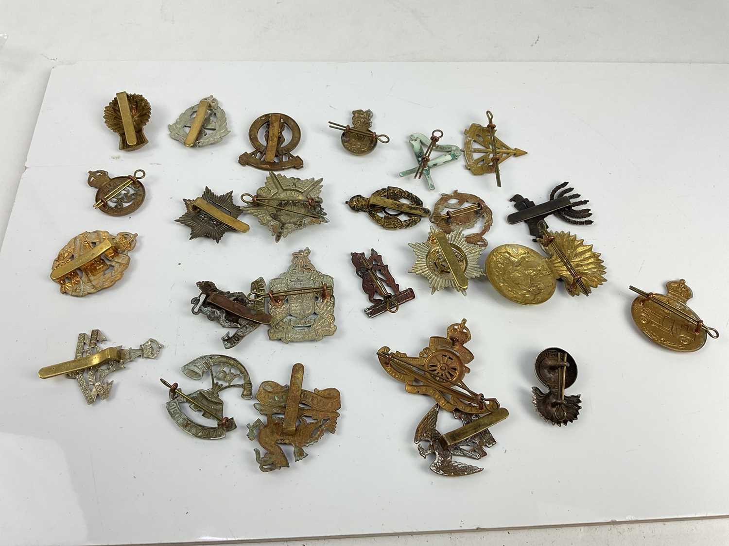 Collection of twenty five British military cap badges to include Tank Corps, Second Life Guards and - Image 2 of 2