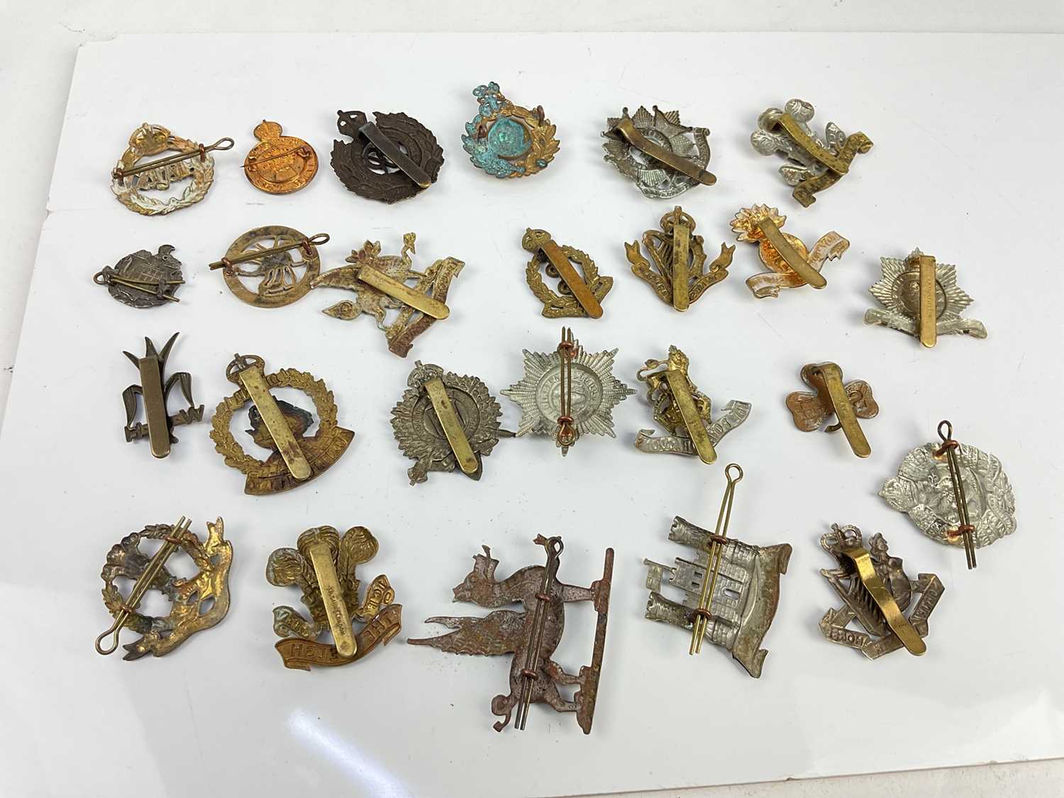 Collection of twenty five British military cap badges to include 4th Royal Irish Dragoon Guards, The - Image 2 of 2