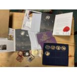 World - Mixed coins & medallions to include London Mint Office CU gold plated coin/medallion sets