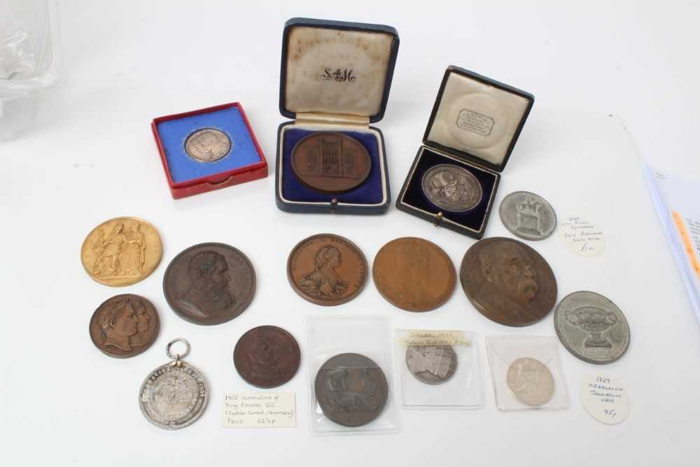 World - Mixed commemorative Medallions to include G.B. silver Edward VII Coronation 1902 (Dia: 31mm)