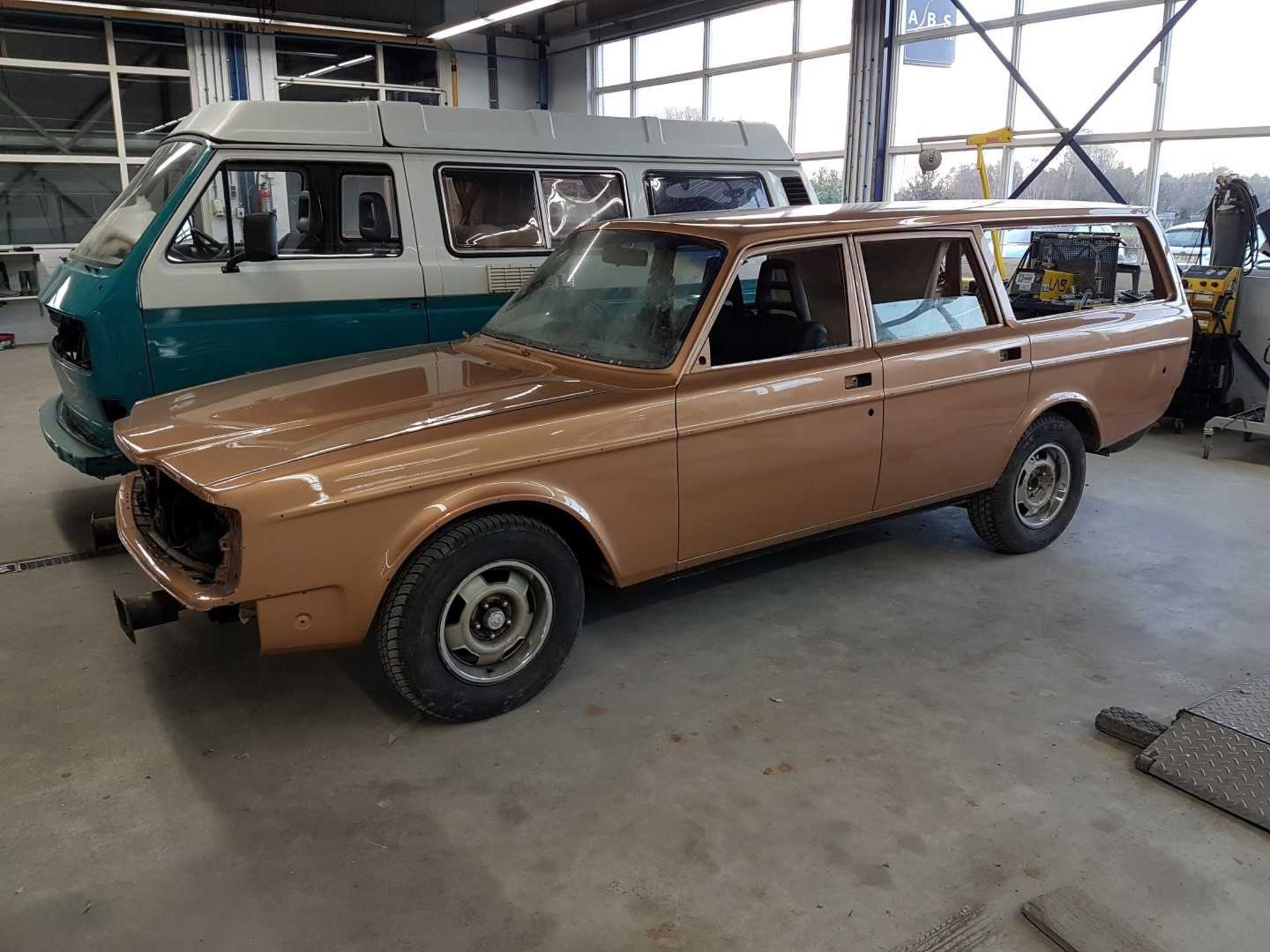 1980 Volvo 265 GLE Estate, Registration OFE 150V. This rare 2664 cc V6 engined Volvo Estate has auto - Image 43 of 49