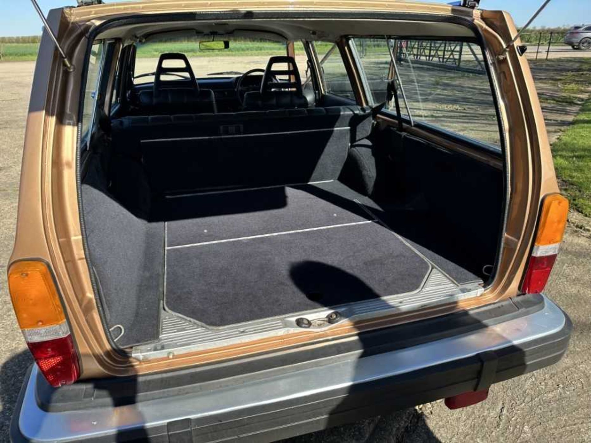 1980 Volvo 265 GLE Estate, Registration OFE 150V. This rare 2664 cc V6 engined Volvo Estate has auto - Image 13 of 49