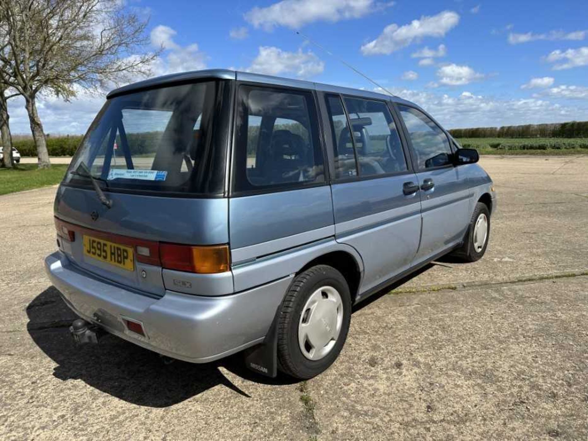 1991 Nissan Prairie 2.0 SLX Auto Estate, reg. no. J595 HBP - Image 4 of 20