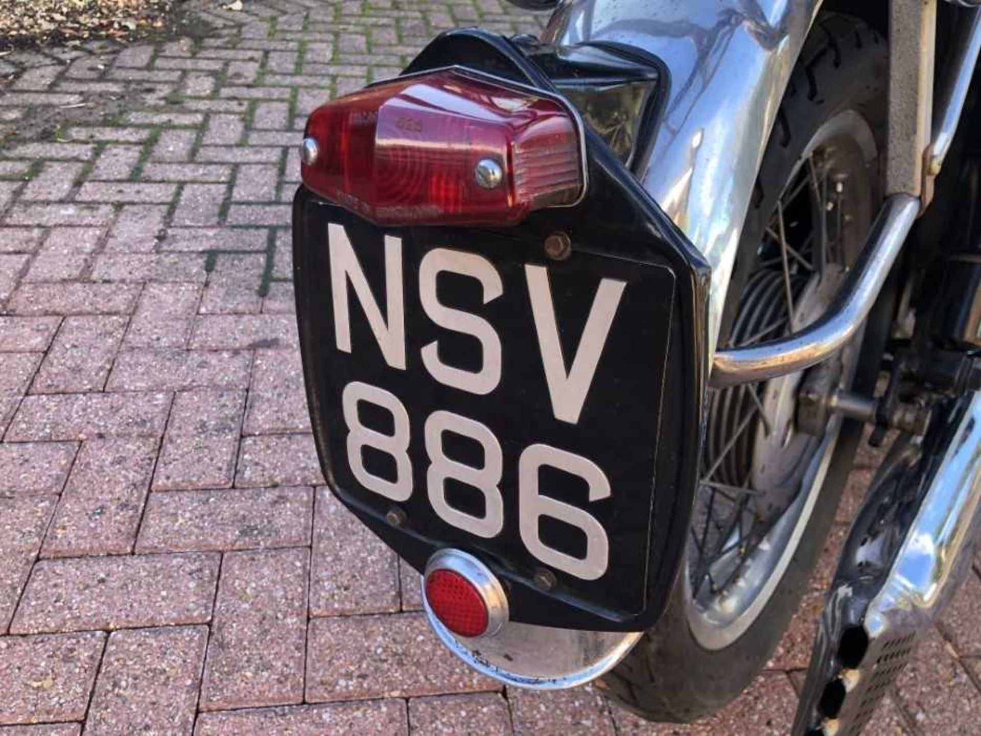 1959 Velocette 350cc motorcycle, reg. no. NSV 886, engine no. VR 2185 - Image 6 of 10