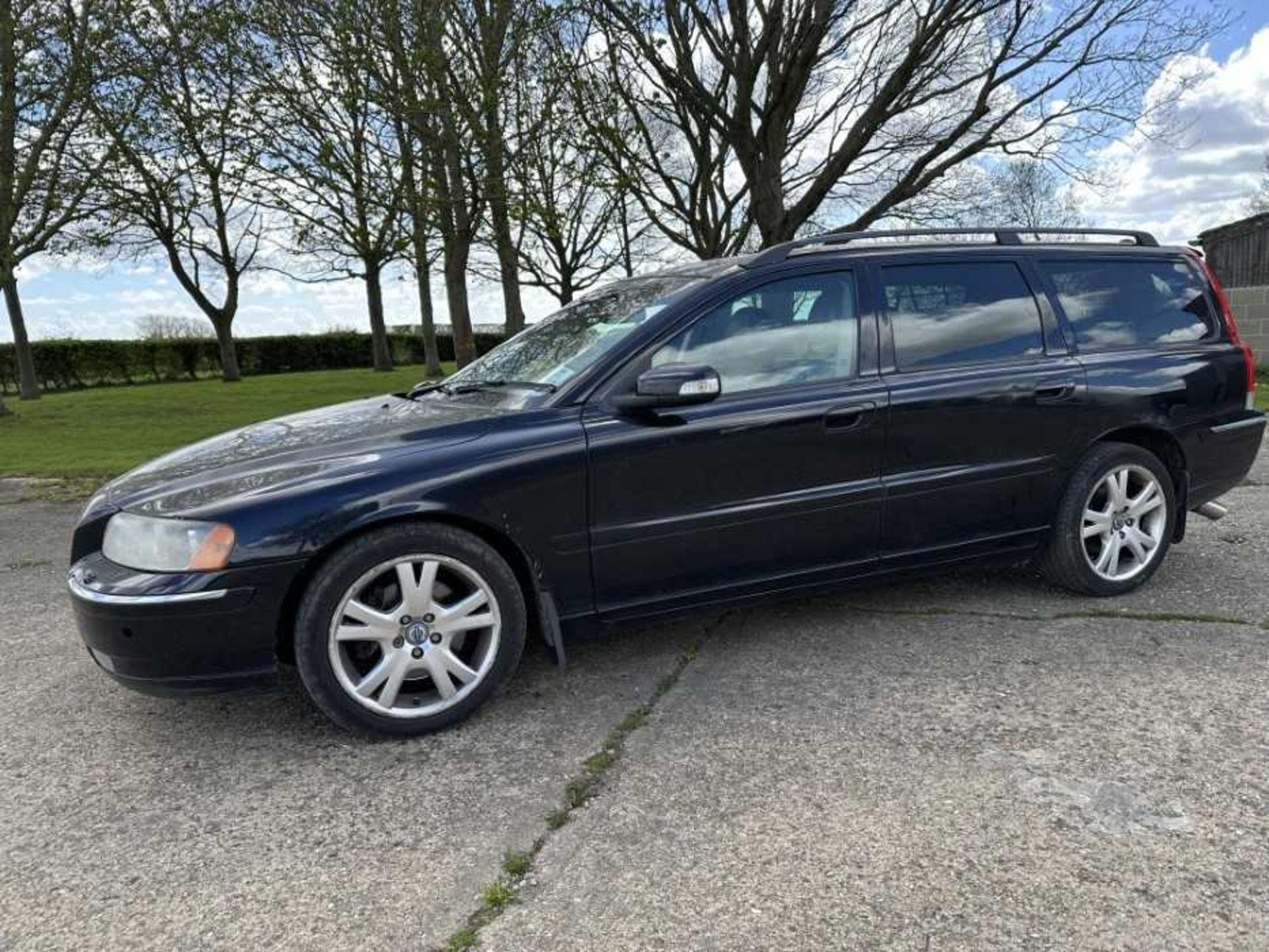 2007 (07) Volvo V70 D5 Auto Estate, reg. no. BF07 YTV. - Image 8 of 18