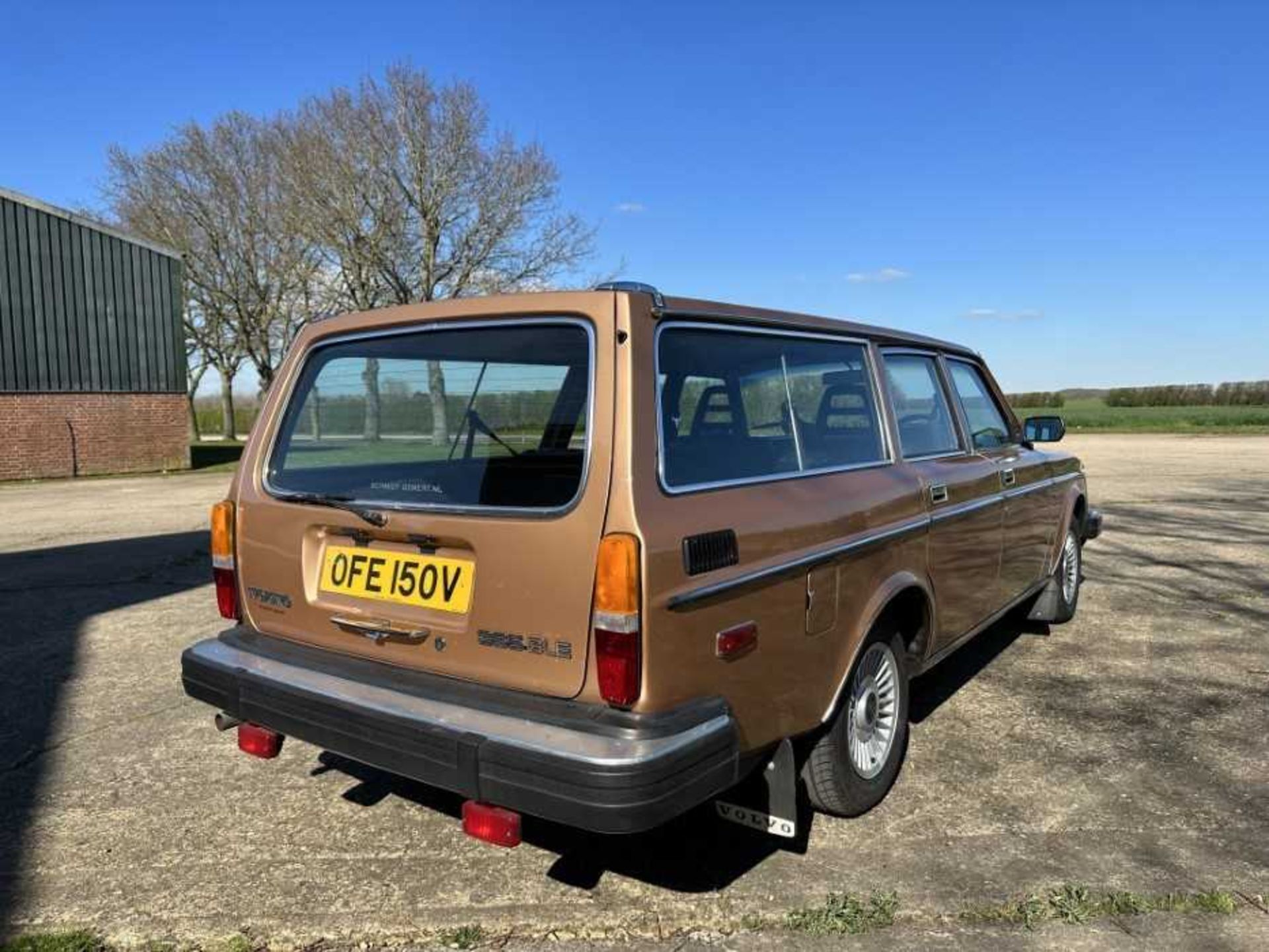 1980 Volvo 265 GLE Estate, Registration OFE 150V. This rare 2664 cc V6 engined Volvo Estate has auto - Image 6 of 49