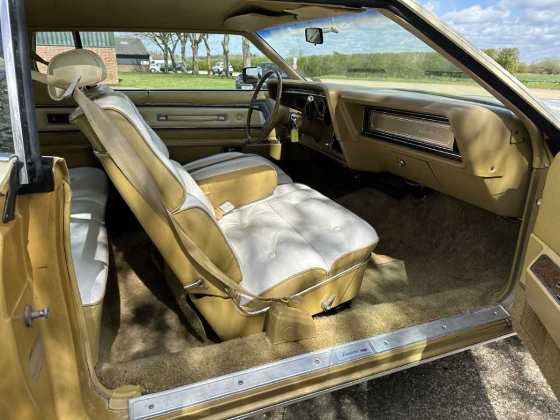 1976 Ford Thunderbird Coupe, Registration PHH 589P. This outrageous classic American grand tourer ha - Image 31 of 35