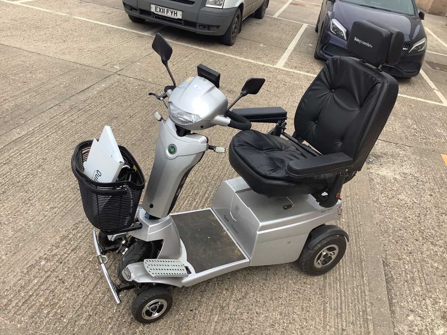 Quingo Toura 2 mobility scooter with charger