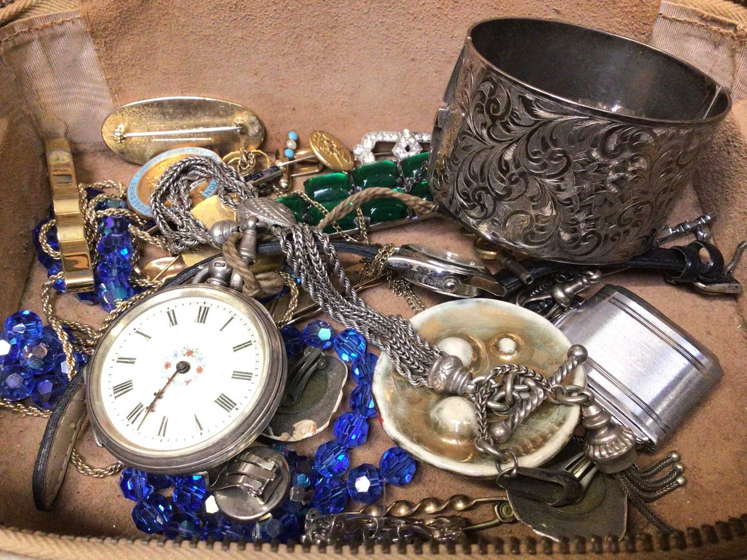 Group of vintage jewellery including a silver cuff bangle, Art Deco silver and marcasite jewellery e - Image 2 of 5
