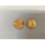 G.B. - Mixed gold Sovereigns to include George V 1915 GF & Elizabeth II 1965 AU (2 coins)