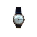 9ct gold cased Accurist wristwatch on leather strap