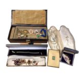 Harrods London leather jewellery box, small group of costume jewellery and bijouterie