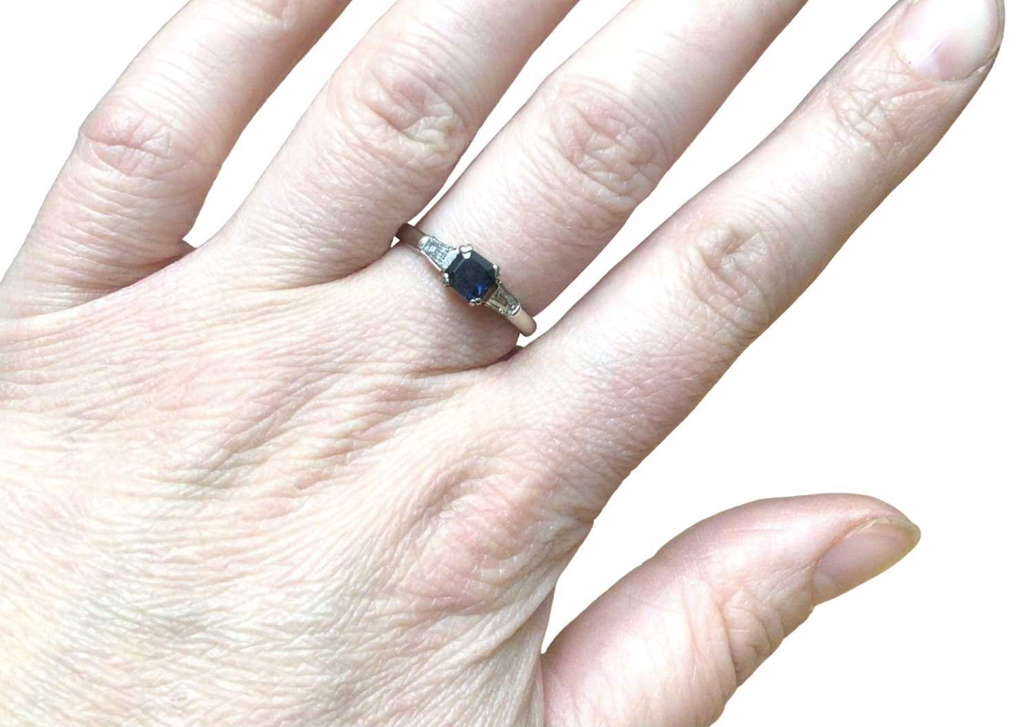 Art Deco style sapphire and diamond three stone ring - Image 3 of 3