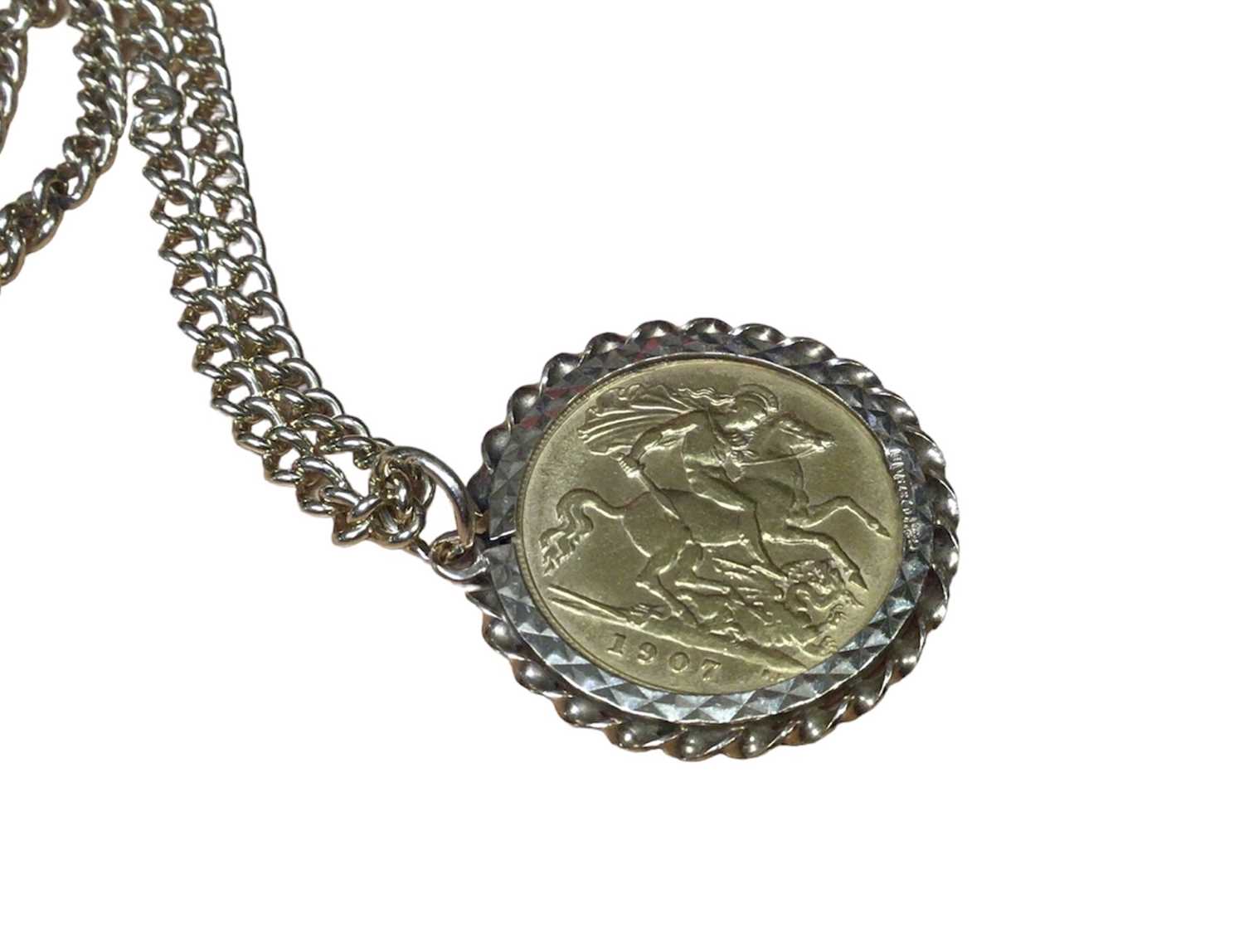 Edward VII gold half sovereign, 1907, in 9ct gold pendant mount on a 9ct gold chain - Image 2 of 3