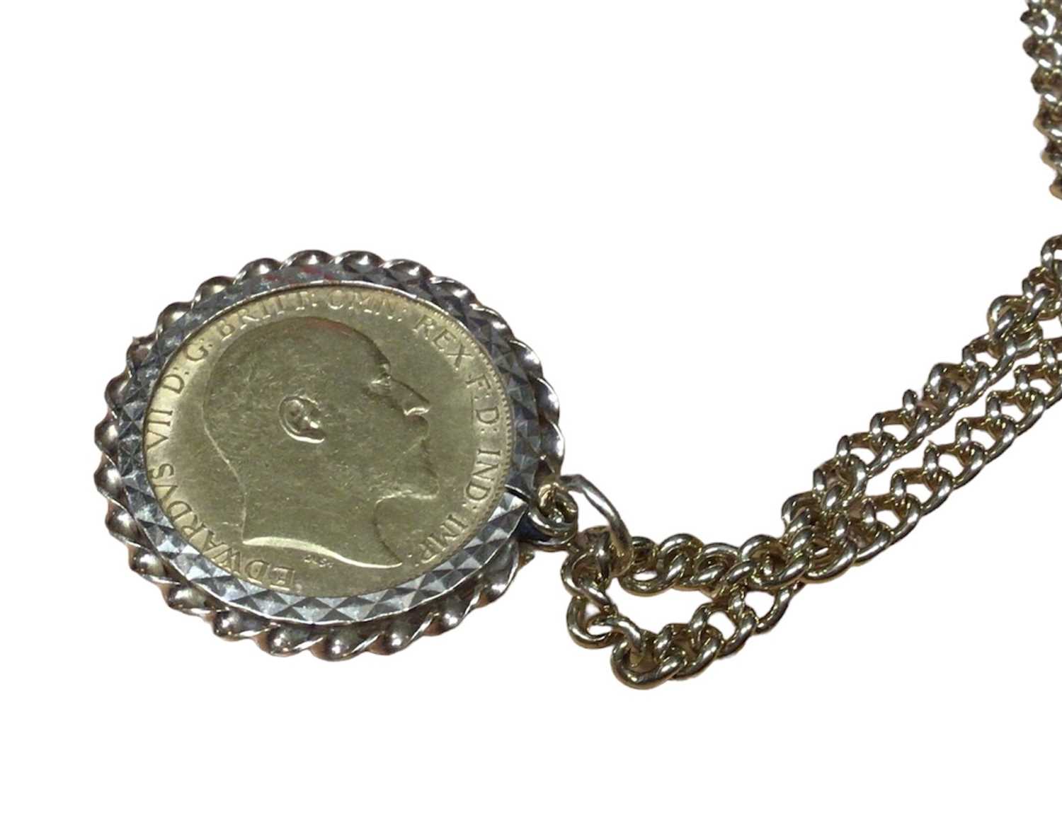 Edward VII gold half sovereign, 1907, in 9ct gold pendant mount on a 9ct gold chain - Image 3 of 3