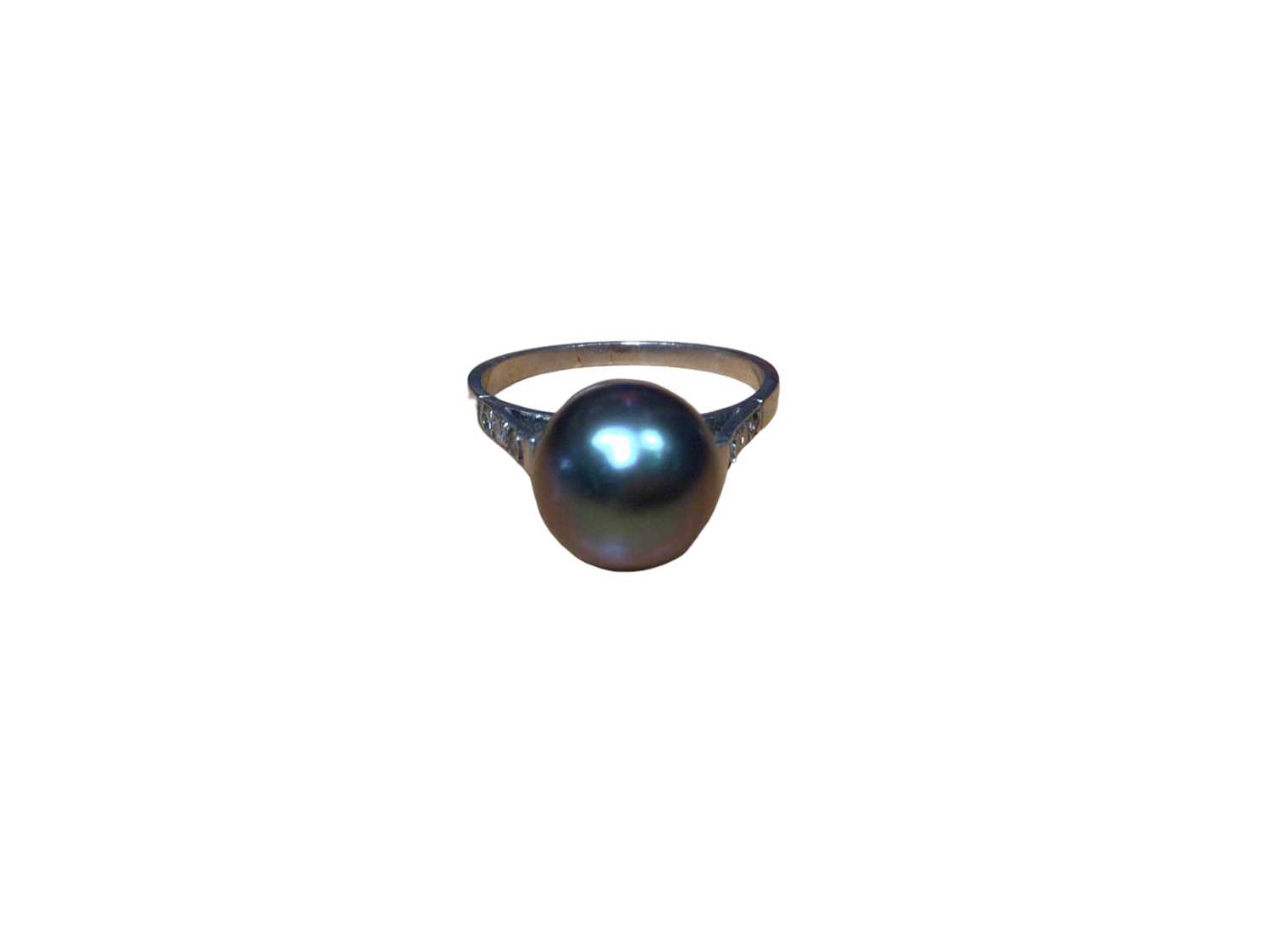 Tahitian black cultured pearl ring with diamond shoulders in platinum setting