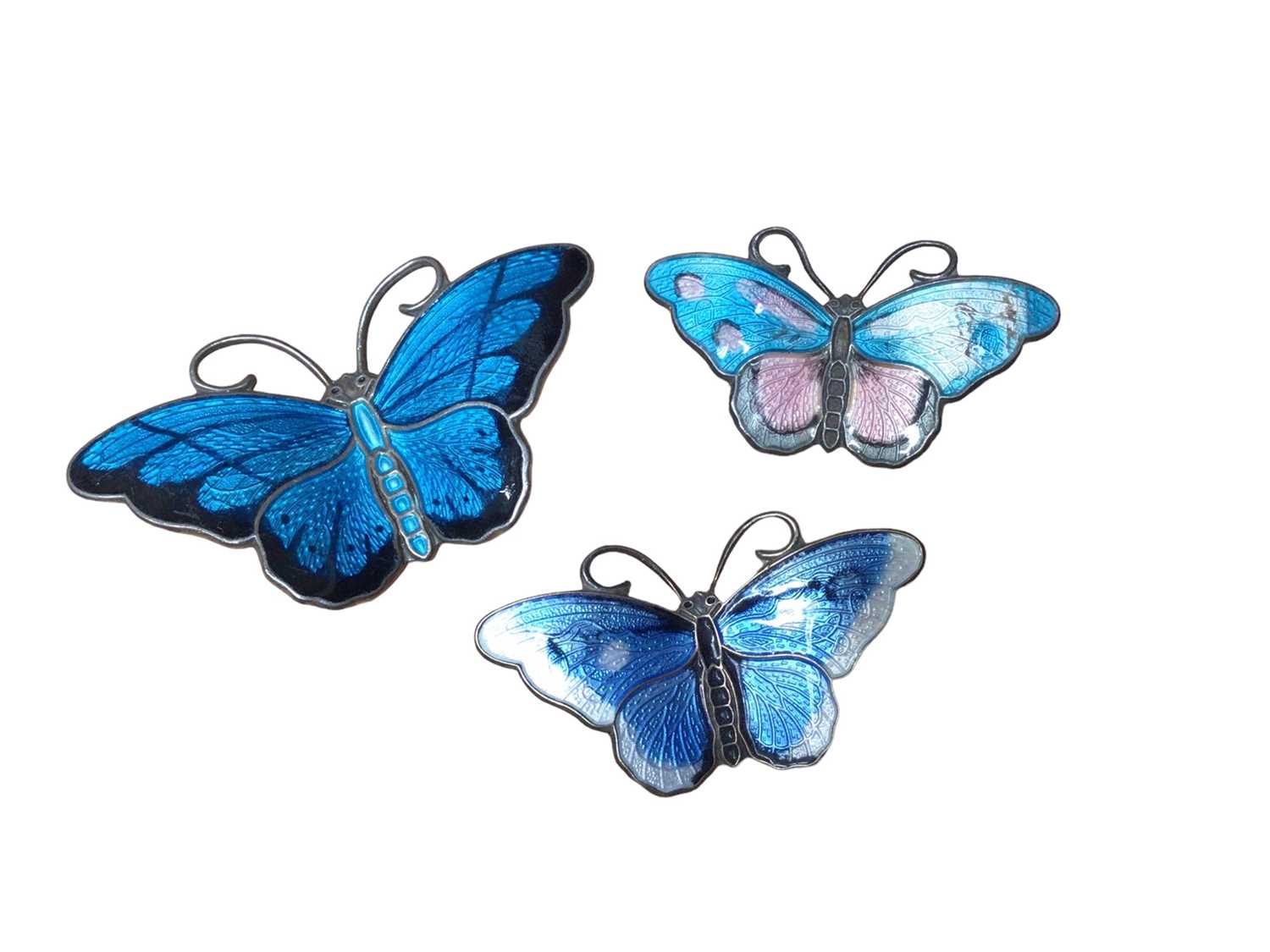 Group of enamelled brooches including a David Anderson silver and enamel butterfly brooch - Image 2 of 7