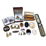 Group of antique and later jewellery and bijouterie including two amber cheroots, one with gold moun