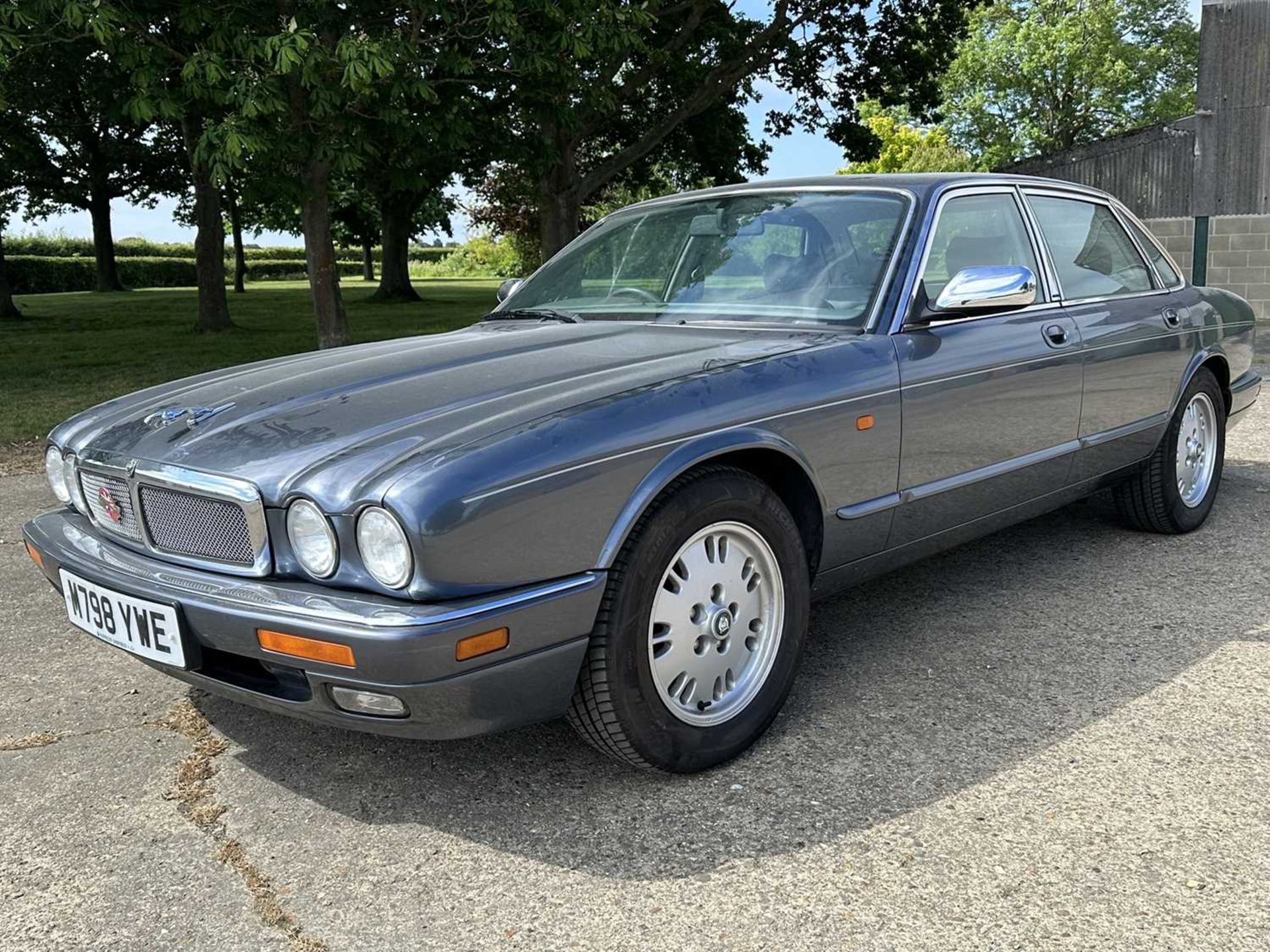 1995 Jaguar XJ 4.0 Sovereign Auto, 4 Door Saloon