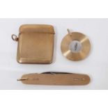1930s 9ct gold vesta case with engine turned decoration, together with 1960s 9ct gold cigar cutter a