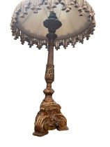 Italian carved and giltwood table lamp with shade