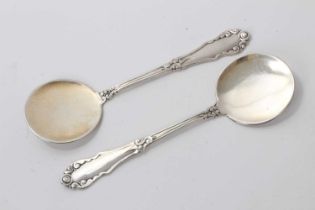 Pair of boxed Danish silver vegetable servers, Christian F Heise, Copenhagen 1916/18