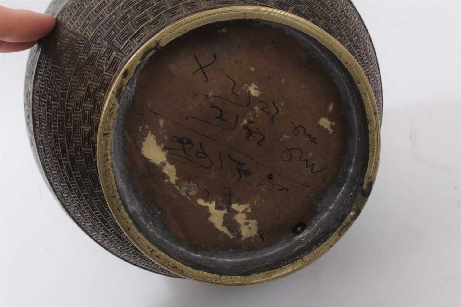 Antique Chinese cloisonné enamel bronze vase - Image 5 of 6