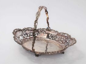 Good quality Edwardian silver basket by Goldsmiths & Silversmiths Co. Ld.