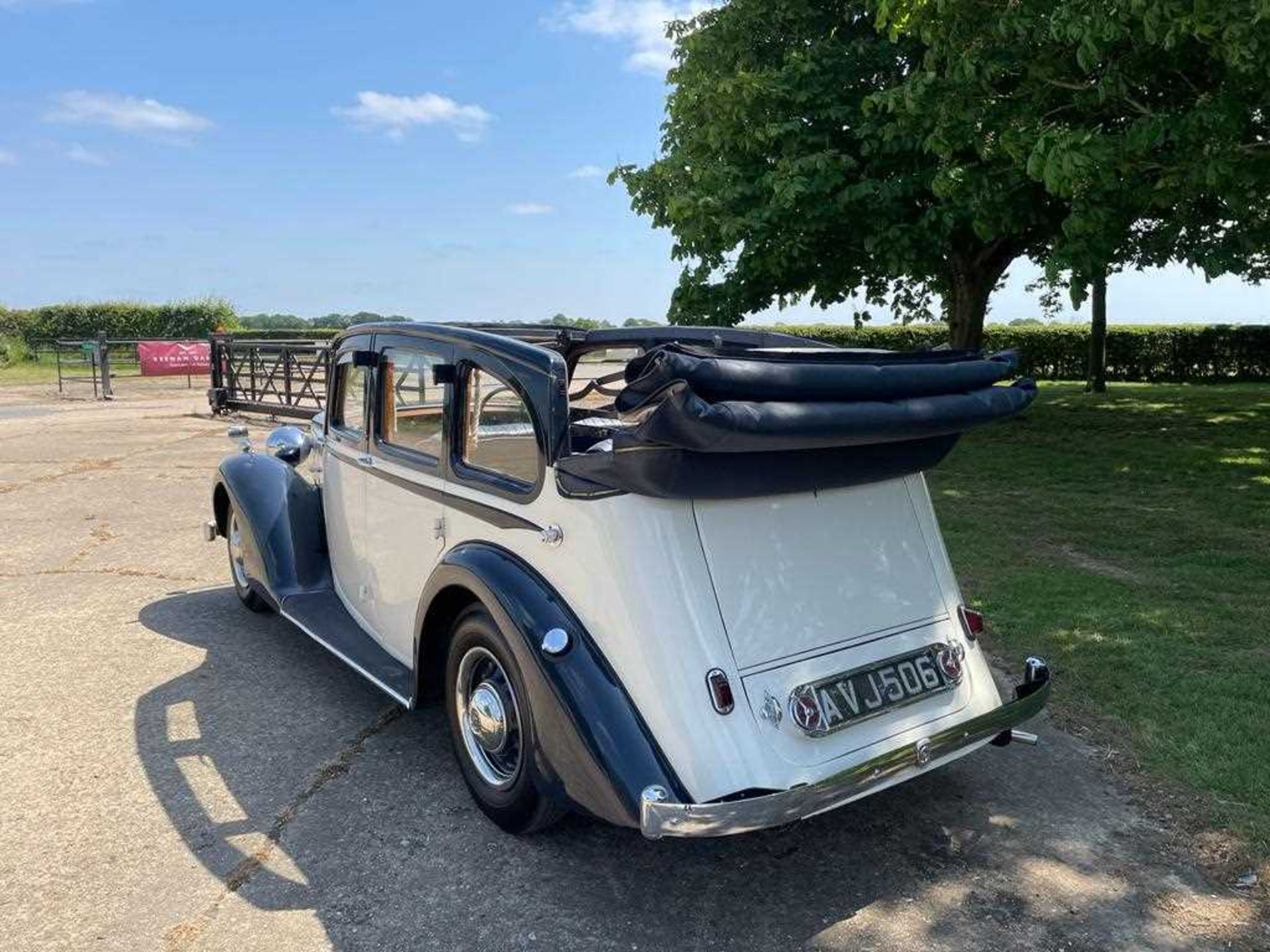 1938 Daimler DB17 Salmons Tickford Four Door Cabriolet - Image 9 of 27