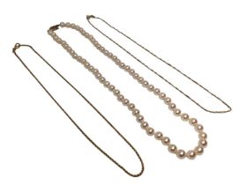 18ct gold chain, 9ct gold chain and a cultured pearl necklace with 9ct gold clasp (3)