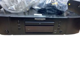 Marantz PM 7200 amplifier and CD player (2)