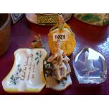 A small quantity of ceramic and glass items including Art Deco crinoline lady trinket box, 19th