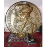 A small quantity of assorted metalware comprising large embossed brass wall plaque depicting King