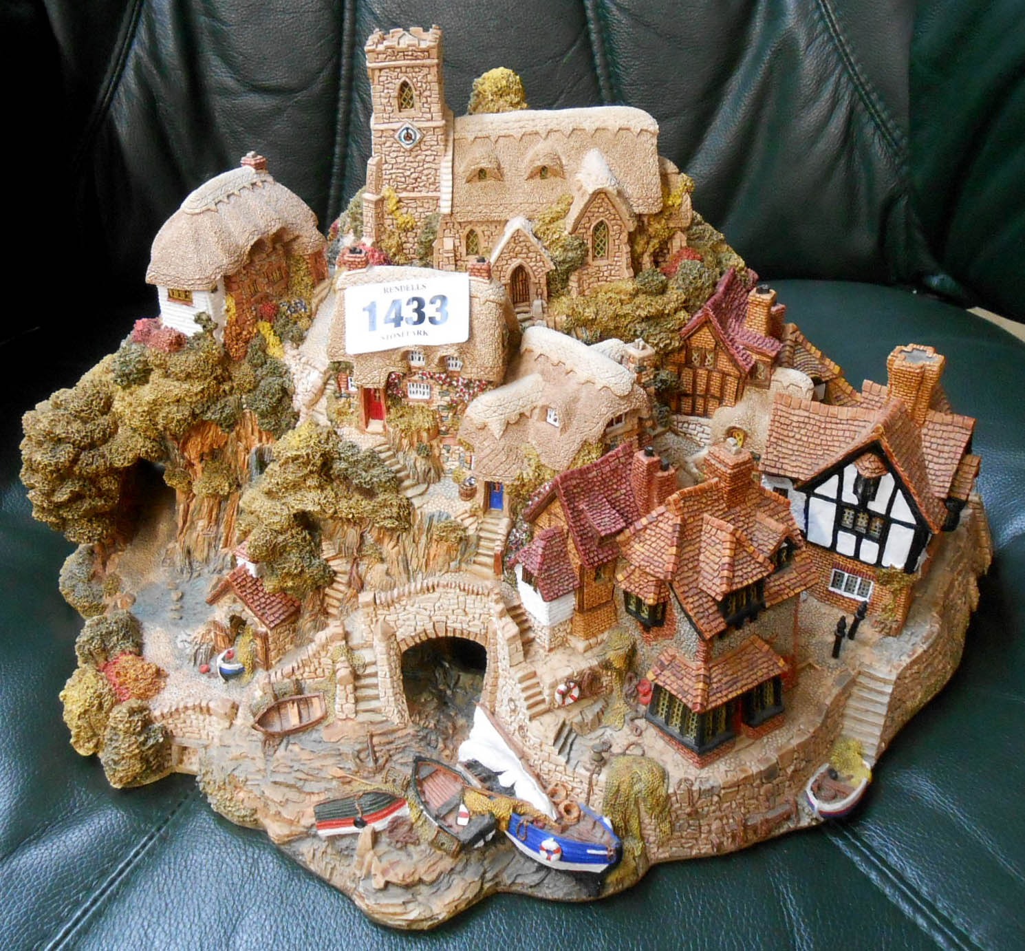 A large Lilliput Lane collectors' cottage model St. Peters Cove (Number 2822 in a limited edition of