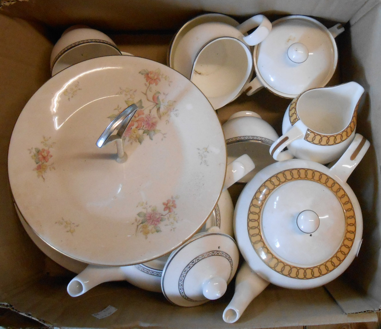 A box containing a quantity of assorted ceramic items including Royal Doulton Dryden pattern