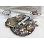 A small quantity of silver plated items including festive napkin rings, small rose bowl and oval