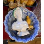 A small quantity of assorted ceramic items comprising Copeland & Garrett blue and white bowl, 19th