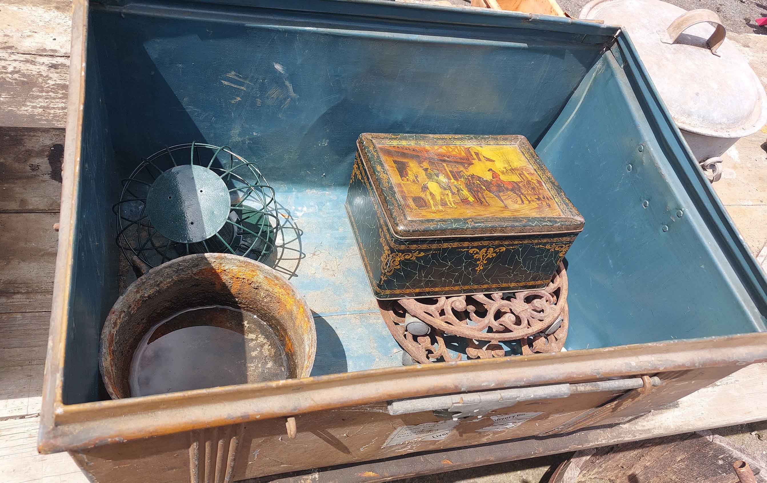A vintage metal travelling trunk containing a selection of items including decorative metal box, - Image 2 of 2
