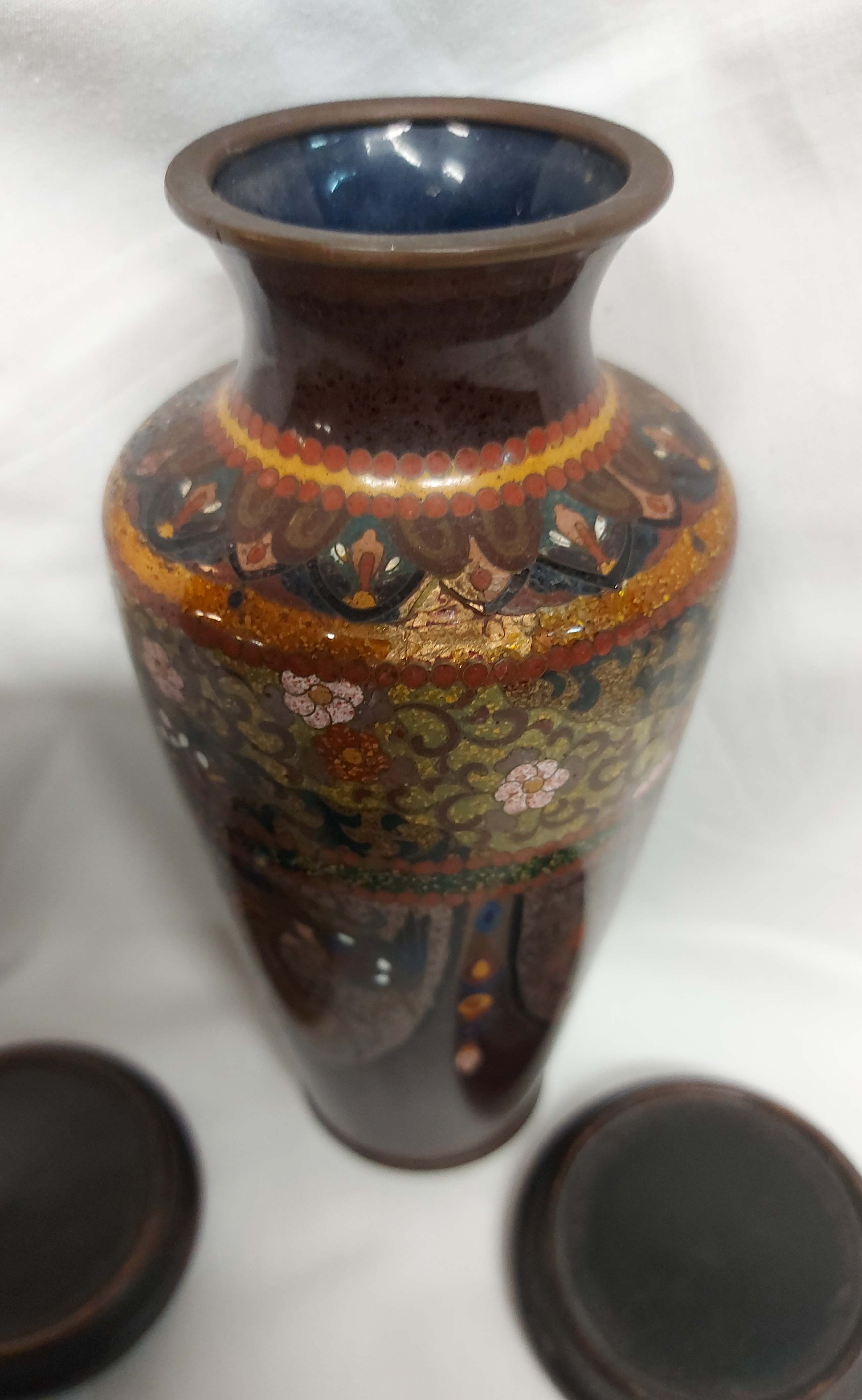 A pair of Chinese cloisonne vases with dragon and scrolling decoration on coloured ground - a/f - Image 3 of 4