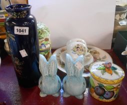 A quantity of assorted ceramic items including two SylvaC style rabbits, etc.