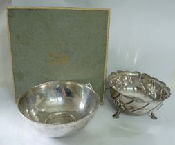 A boxed silver sugar bowl, being a replica 'Jersey bowl, c.1700' with hammered finish - London