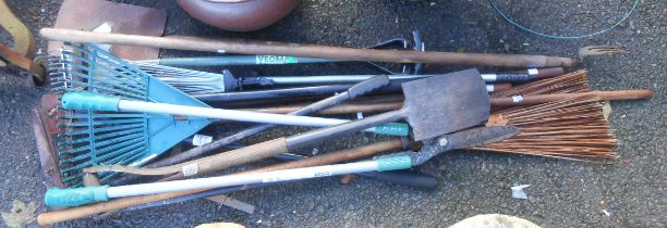 A quantity of assorted garden tools