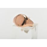 AN EARLY 20TH CENTURY 9CT GOLD SIGNET RING, yellow gold oval signet ring, approximate width 11mm,