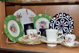 A GROUP OF ROYAL CROWN DERBY TEA AND DINNER WARES, comprising ten pieces of Derby Posies - a