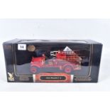 A BOXED YATMING ROAD SIGNATURE 1/24 SCALE 1923 MAXIM C-2 FIRE ENGINE, No.20119, appears complete and